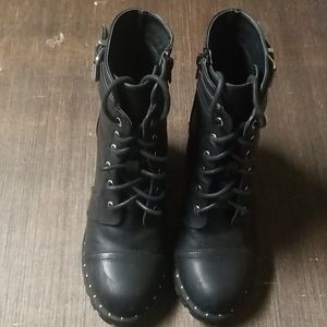 Combat boots, size 7, black